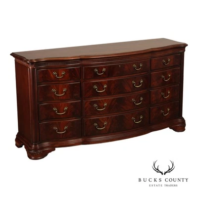 Thomasville 'Kent Park' Serpentine Front Mahogany 12-Drawer Dresser - Image 1 of 4