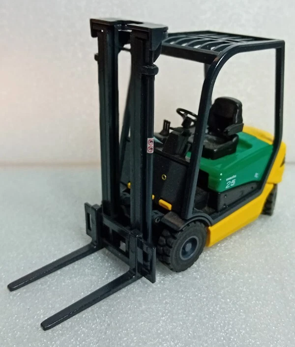 KOMATSU 25 MULETTO scala 1/25 OLD CARS OLCKOM3 - Immagine 1 di 3