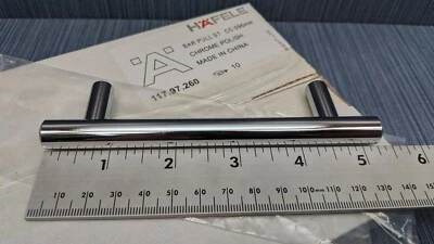 20 Barra Hafele Tirador Manija Cromo Pulido 117.97.260 - 5 1/4" lg. x 3 3/4"  Foto 1 de 4