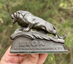 Vintage LION OIL REFINING CO - EL DORADO, ARKANSAS advertising paperweight - Picture 1 of 5