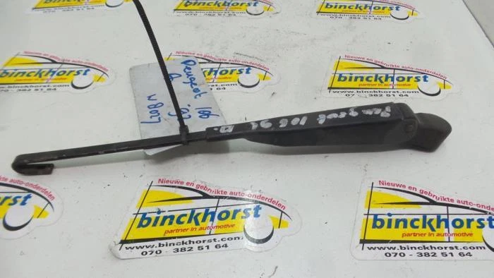 Peugeot 106 I P1872994 Rear Wiper Arm - Image 1 of 1
