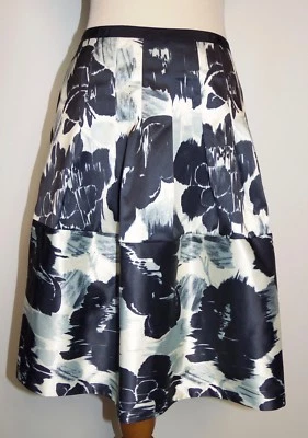 New The Limited Skirt Sz 2 Floral A-Line Thick Silky Pleated Front Pockets - Image 1 of 3