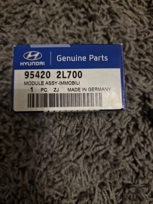 HYUNDAI SANTA FE AND OTHER IMMOBLIZER CONTROL UNIT ECU 954202L700 - Image 1 of 4