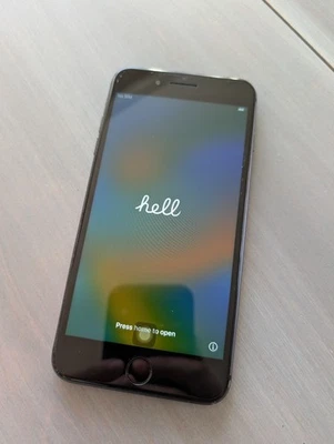 Apple iPhone 8 Plus - 64GB - Space Grau (Ohne Simlock) - LESEN - Bild 1 von 4