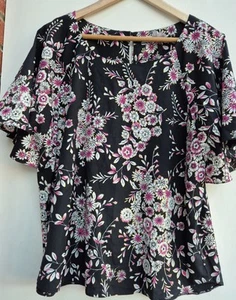 RED HERRING Black Floral Top Size 18 - Picture 1 of 4