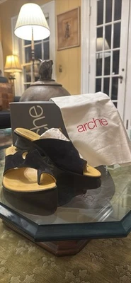 Sandalias de cuña Arche de gamuza para mujer Foto 1 de 4