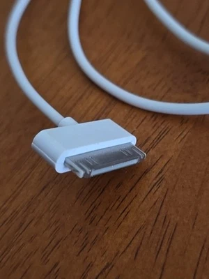 Cable clásico para iPod - Apple MA591G/C cable de 30 pines a USB para iPod Foto 1 de 2