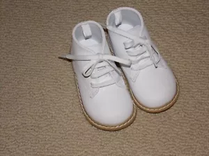 BABY DEER BY TRIMFOOT WHITE LEATHER BABY WALKING SHOES SZ 5 - Picture 1 of 5