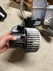 Vw VOLKSWAGEN Caravelle TRANSPORTER T5 HEATER FAN BLOWER MOTOR 7E2820021 A - Picture 1 of 9