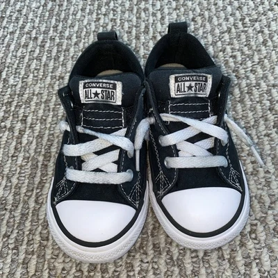 Zapatillas bajas Converse Chuck Taylor All Star para niños pequeños talla 9 negras Foto 1 de 4