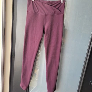 Athleta Purple Women's Leggings Size Medium Weistband 9" Rise - Picture 1 of 7