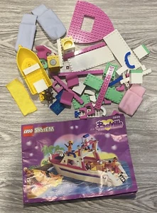 RARO LEGO 5848 Belleville Family Yacht - SENZA MINIFIGURE O BARCA - NON COMPLETO - Foto 1 di 7