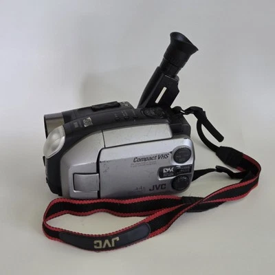 JVC GR-AXM700U Compact VHS-C Camcorder Video Camera Bundle - Image 1 of 4