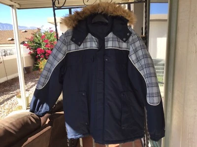 Abrigo chaqueta aislante grande Scandia Woods para hombre con capucha extraíble de piel sintética con bordes Foto 1 de 4