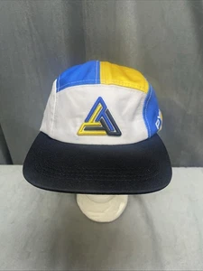 Sombrero cámper bloque logotipo pirámide negro azul amarillo blanco negro marca Chris Brown - Imagen 1 de 20