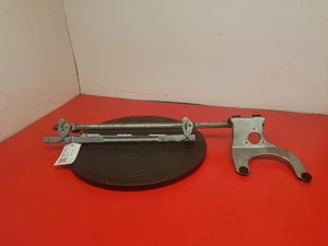 1989 PORSCHE 964 2 DOOR COUPE FRONT WIPER LINKAGE - Picture 1 of 10