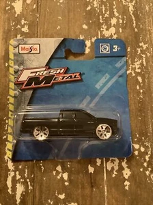 Serie Maisto Fresh Metal - llantas plateadas para camioneta negra - Imagen 1 de 4
