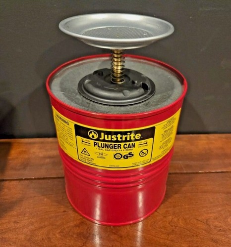 Contenitore Justrite 10218 In Acciaio Con Pompa A Pulsante | Capacità 2 Litri | Per Inumidire Stracci E Tamponi In Sicurezza | Uso Industriale E Laboratorio