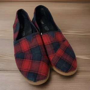TOMS Woman’s 9W Slip On Shoes Red & Black Plaid Canvas Alpargata Flats  - Picture 1 of 6