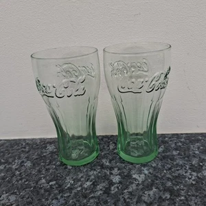 2 vasos Coca Cola Cola tinte verde 16 oz 450 ml 15,5 cm de alto en relieve - Imagen 1 de 21