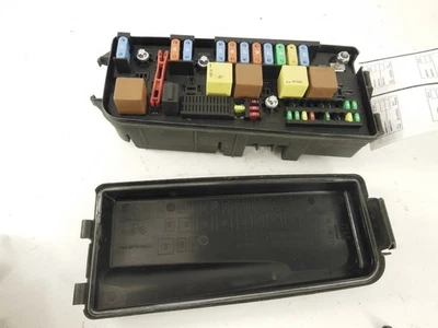 Caja relé de fusibles de motor Saab 9-3 2003-2010 sedán OEM 12757108 519126007 Foto 1 de 3