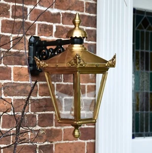 Large Victorian Antique Brass Wall Mounted Lantern With Black Top Fix Bracket - Picture 1 of 8