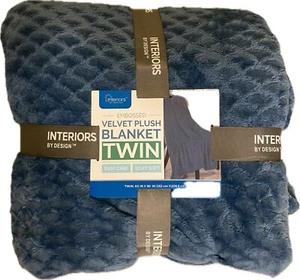 Twin blanket, 60in X 90in, Velvet Plush Blanket, InteriorsByDesign - Picture 1 of 3