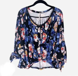 Free People Keepin schwarzes Top mit Blumenmuster Größe Medium - Bild 1 von 8