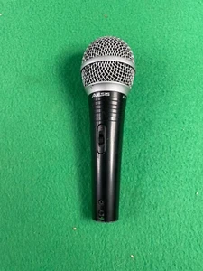 Alesis AM1 Handheld Professional Dynamic Vocal Microphone Wired Corded Electric - Picture 1 of 5