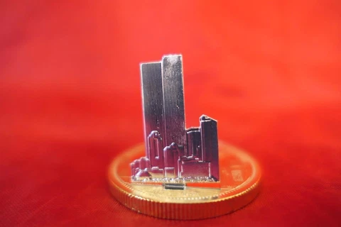 9/11 Gold Silver Stand Up 3D Coin 2001 2021 World Trade Center NYPD  Freedom Cover