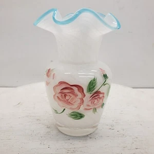 "Jarrón Fenton Aqua Crest Flores Pintadas a Mano con Remolino Blanco Borde Volante 6" - Imagen 1 de 6