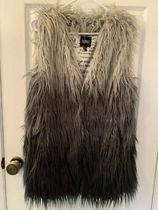 LYRIC CULTURE  FAUX FUR OMBRE VEST-GREYS SIZE M - Picture 1 of 6