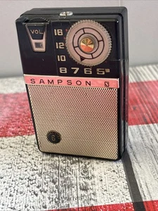 Radio a transistor SAMPSON - Bella forma! GIAPPONE - Foto 1 di 6