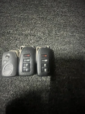 Lot Of 3 Lexus Smart Key Fobs - Image 1 of 2