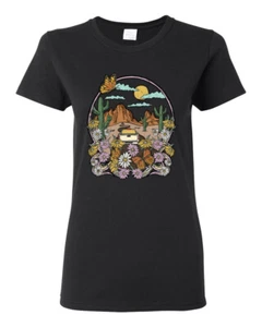 Moda Paisaje Con Margaritas Cactus Monarca Mariposa Mujeres Gráfico Camiseta - Imagen 1 de 10