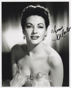 YVONNE DE CARLO hand-signed GORGEOUS YOUNG GLAMOR PORTRAIT 8x10 authentic w/ COA - Picture 1 of 1