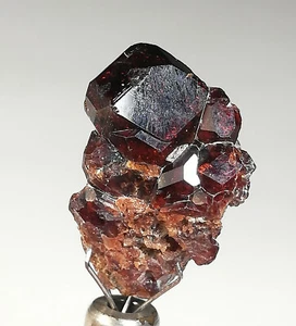 NATURAL GARNET-28 CARATS RED GARNET CRYSTAL FROM PAKISTAN, (Ag-67), - Picture 1 of 13