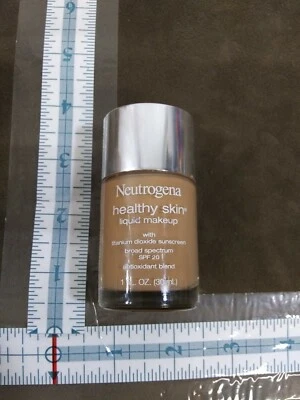 Neutrogena Healthy Skin Liquid Makeup 90 warm beige - Image 1 of 4