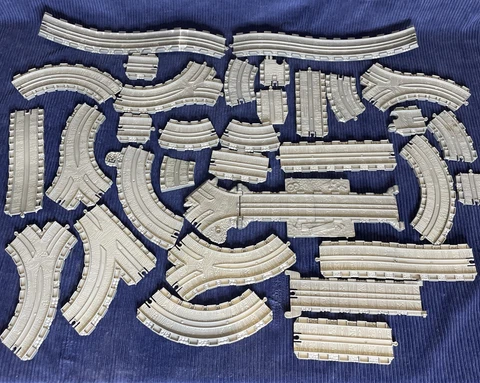 Thomas & Friends Take Along Track 30+ Assorted Piece Expansion Track Set Gullane Cover