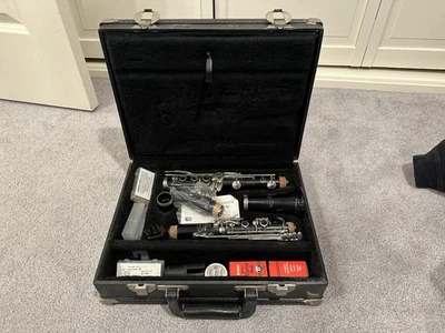 Vito Reso-Tone 3 Clarinet W/Hardshell Case Pre-owned New Mouth Piece/reeds/swabs - Image 1 of 4