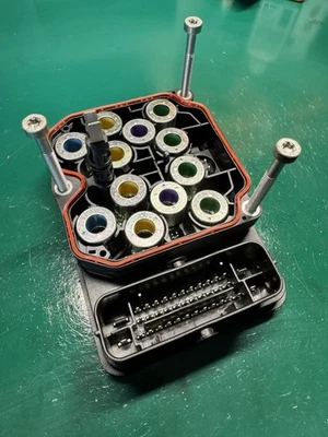 Alfa Romeo Giulietta ABS ECU - Immagine 1 di 2