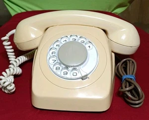 Vintage ORIGINAL Retro, AUSTRALIAN-TELECOM. Telephone Phone with Rotary Dial. - Picture 1 of 24