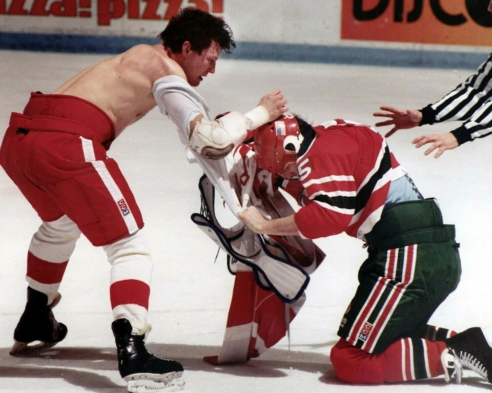 BOB PROBERT VS TROY CROWDER 8X10 PHOTO HOCKEY DEVILS RED WINGS PICTURE NHL FIGHT - Image 1 of 1