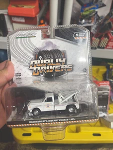Greenlight 1969 Chevy Dually Drivers Tow Truck - Picture 1 of 2