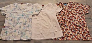 Dickies Crest Women's XS Scrub Tops 3 Uniform Set White, Hearts, Color Block - Picture 1 of 12
