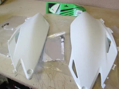 CONJUNTO DE PAINEL LATERAL UFO - HONDA CRF250R + CRF450R 2011-2013 / BRANCO - Imagem 1 de 4