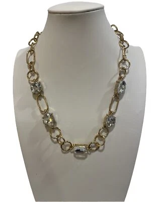 Colar de ouro e strass branco Paparazzi - Imagem 1 de 4