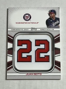 JUAN SOTO #22 PLAYER JERSEY NUMBER MEDALLION CARD 2022 TOPPS SERIES 1 YANKEES - Picture 1 of 2