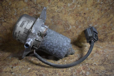 Bomba de vacío de aire de freno secundaria Volvo V70 2005-2007 30630398 30645454 Foto 1 de 3