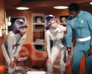 UFO (TV) Dolores Mantez, Gabrielle Drake, Harry Baird 10x8 Photo - Imagen 1 de 1